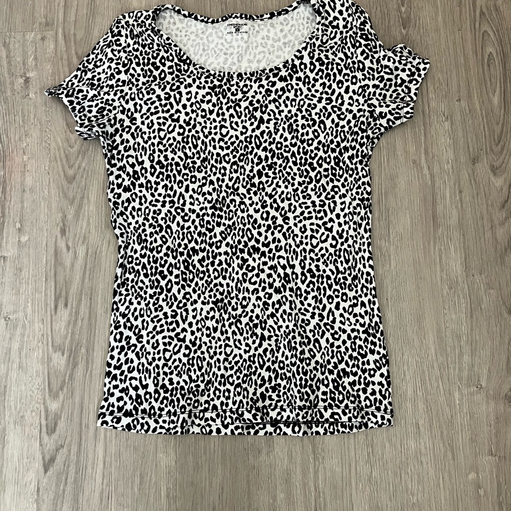 2/$20 Jones New York Black and White Animal Print Tee